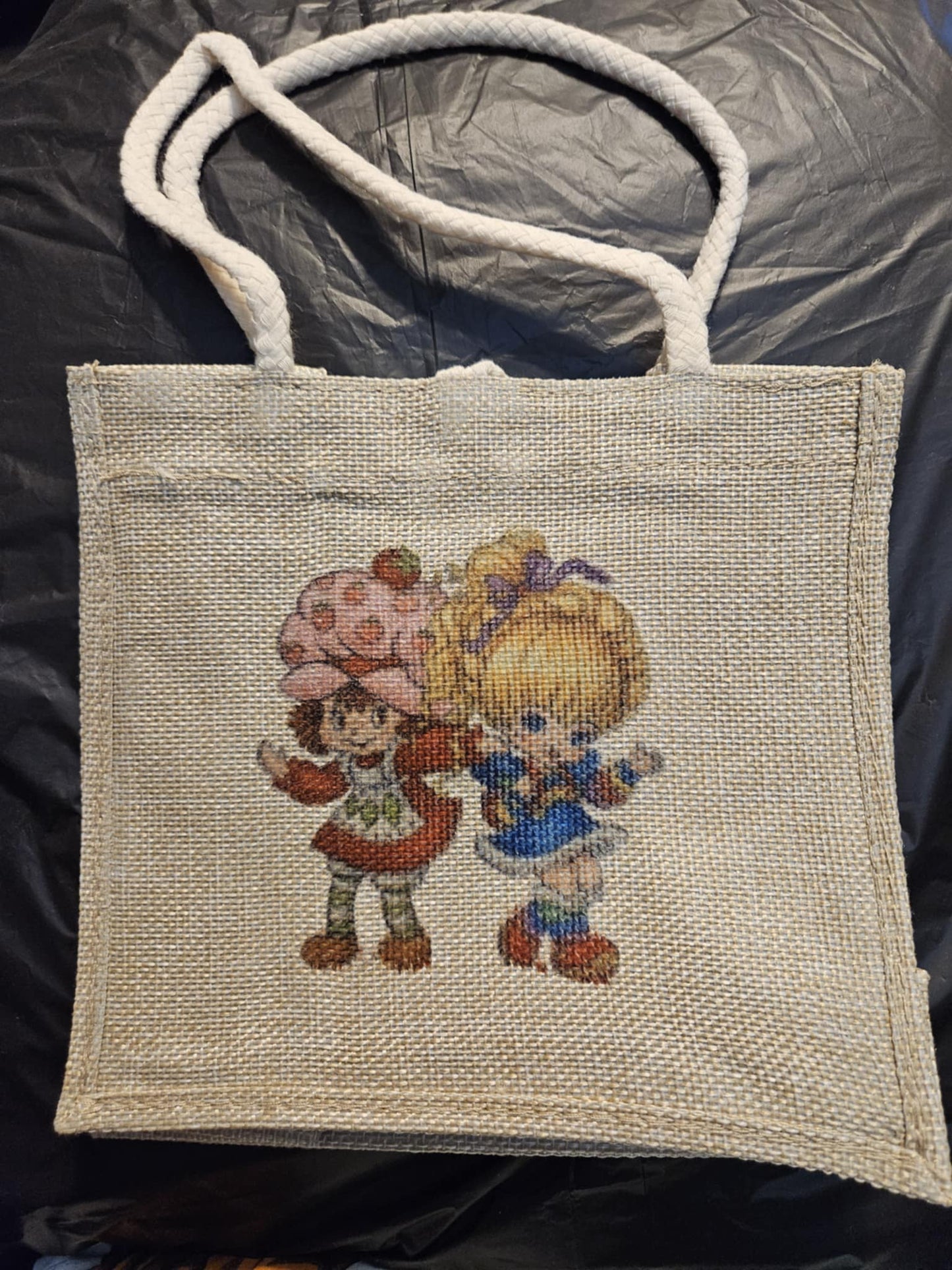 7x7 wicker bag with buttons and handles