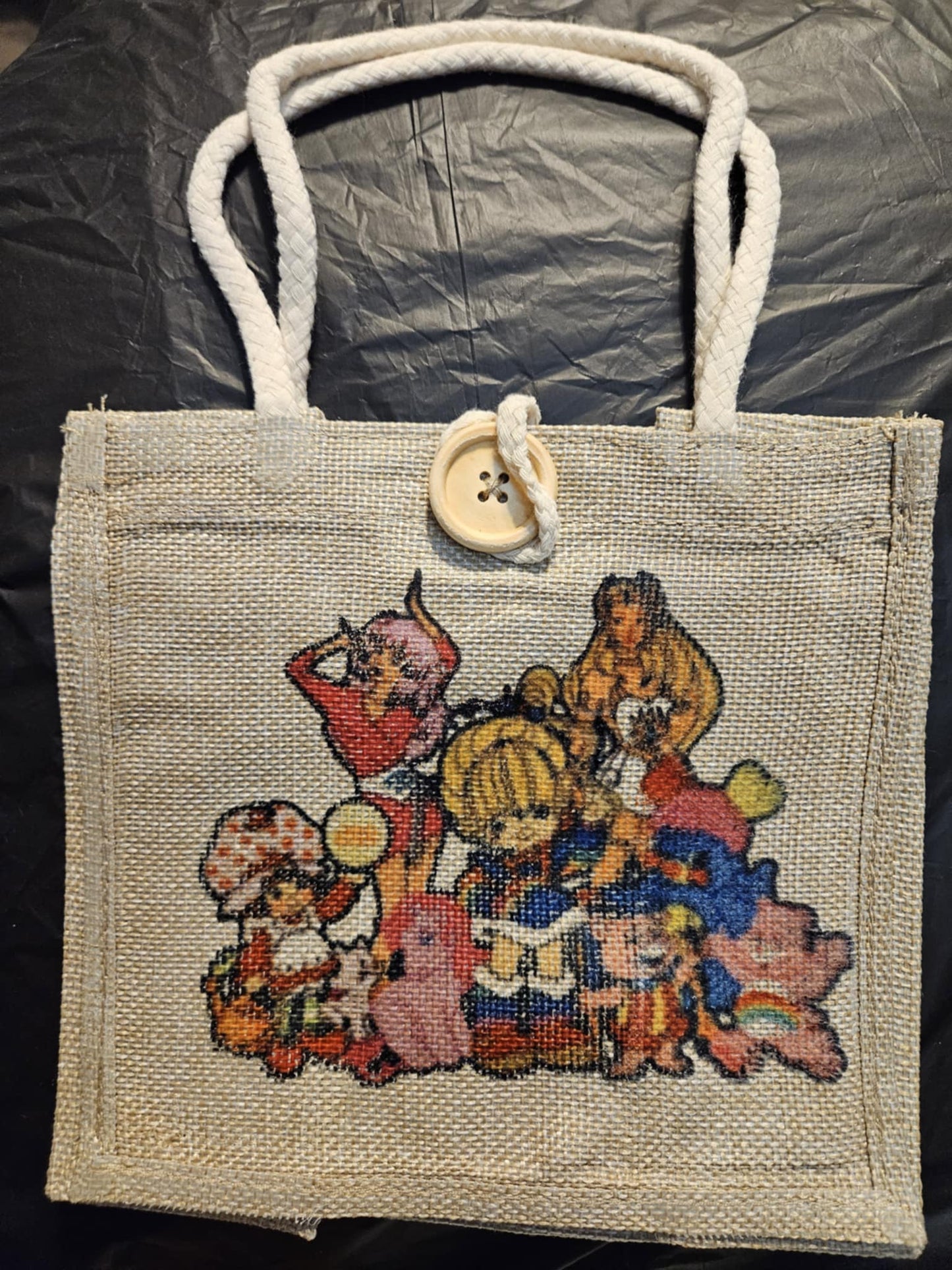 7x7 wicker bag with buttons and handles