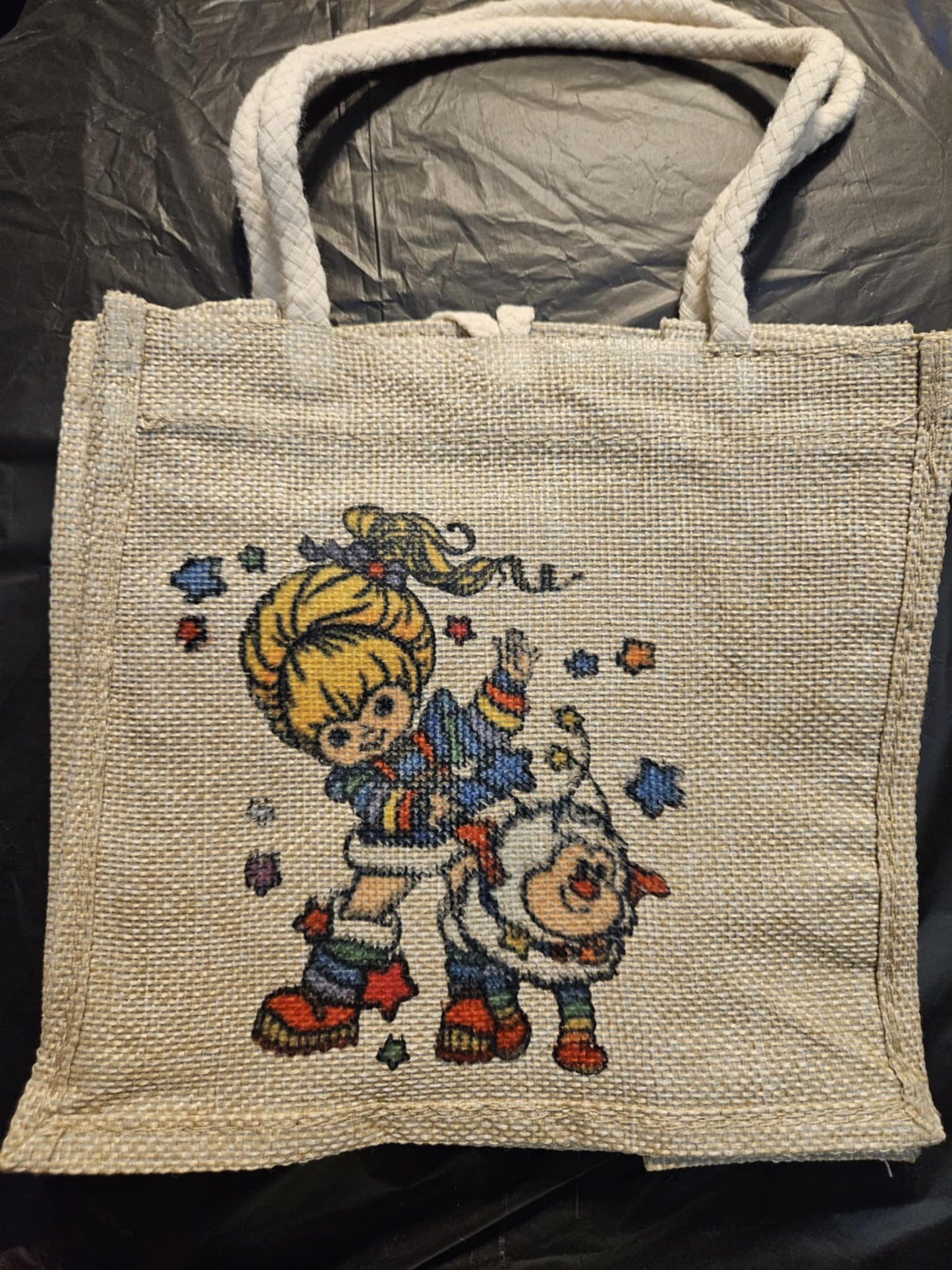 7x7 wicker bag with buttons and handles