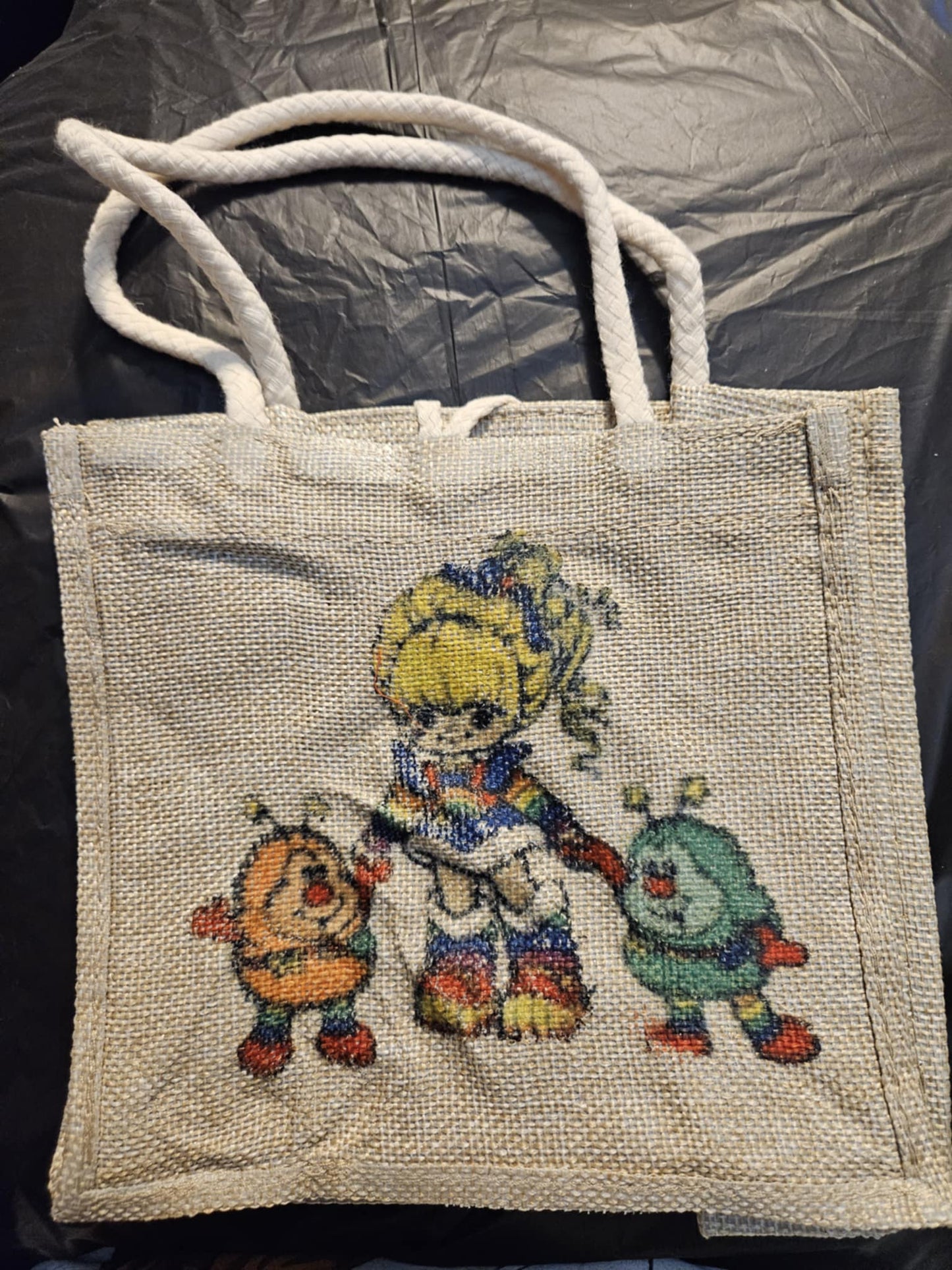 7x7 wicker bag with buttons and handles