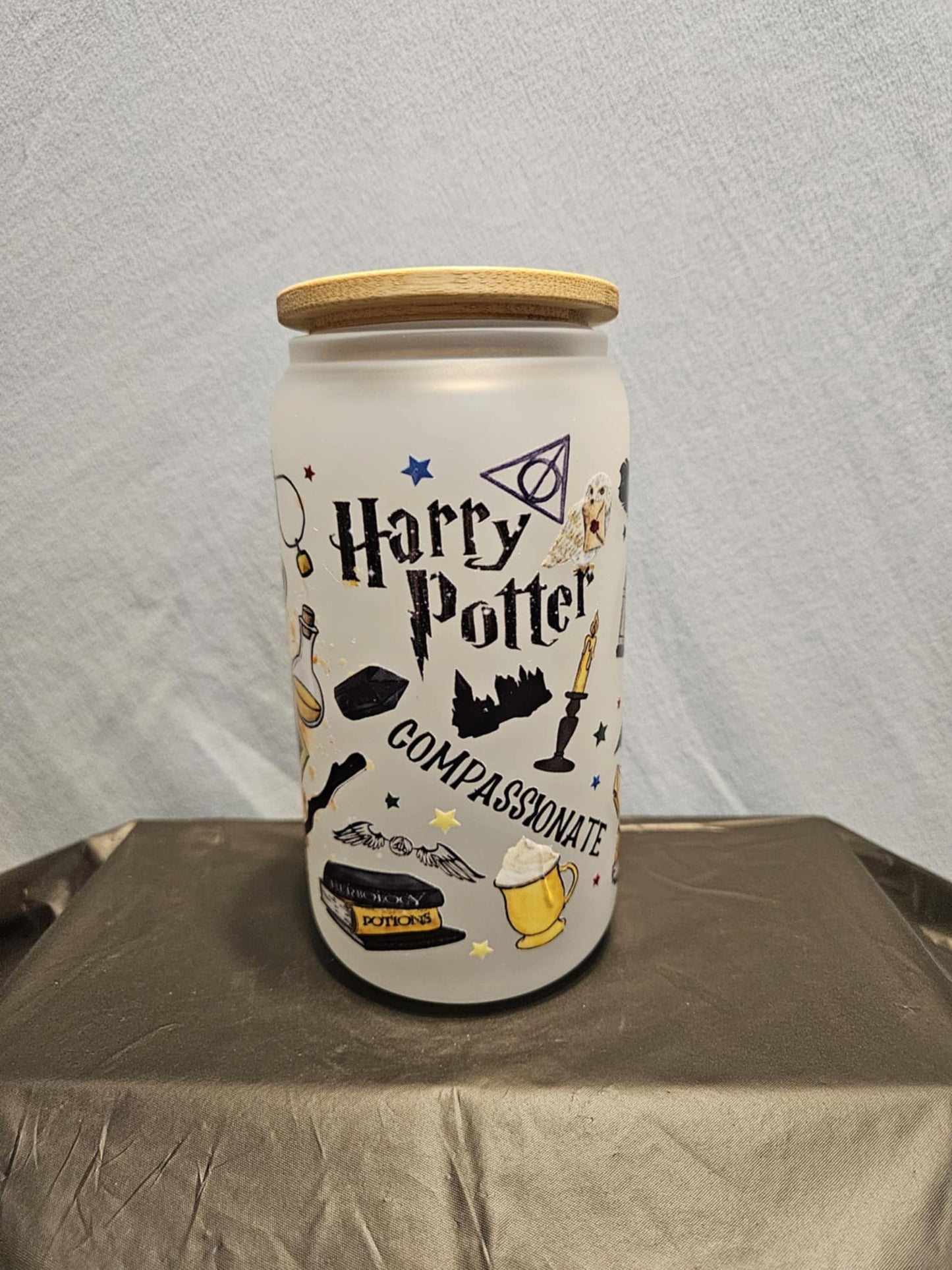 20 glass tumbler with bamboo lid and straw