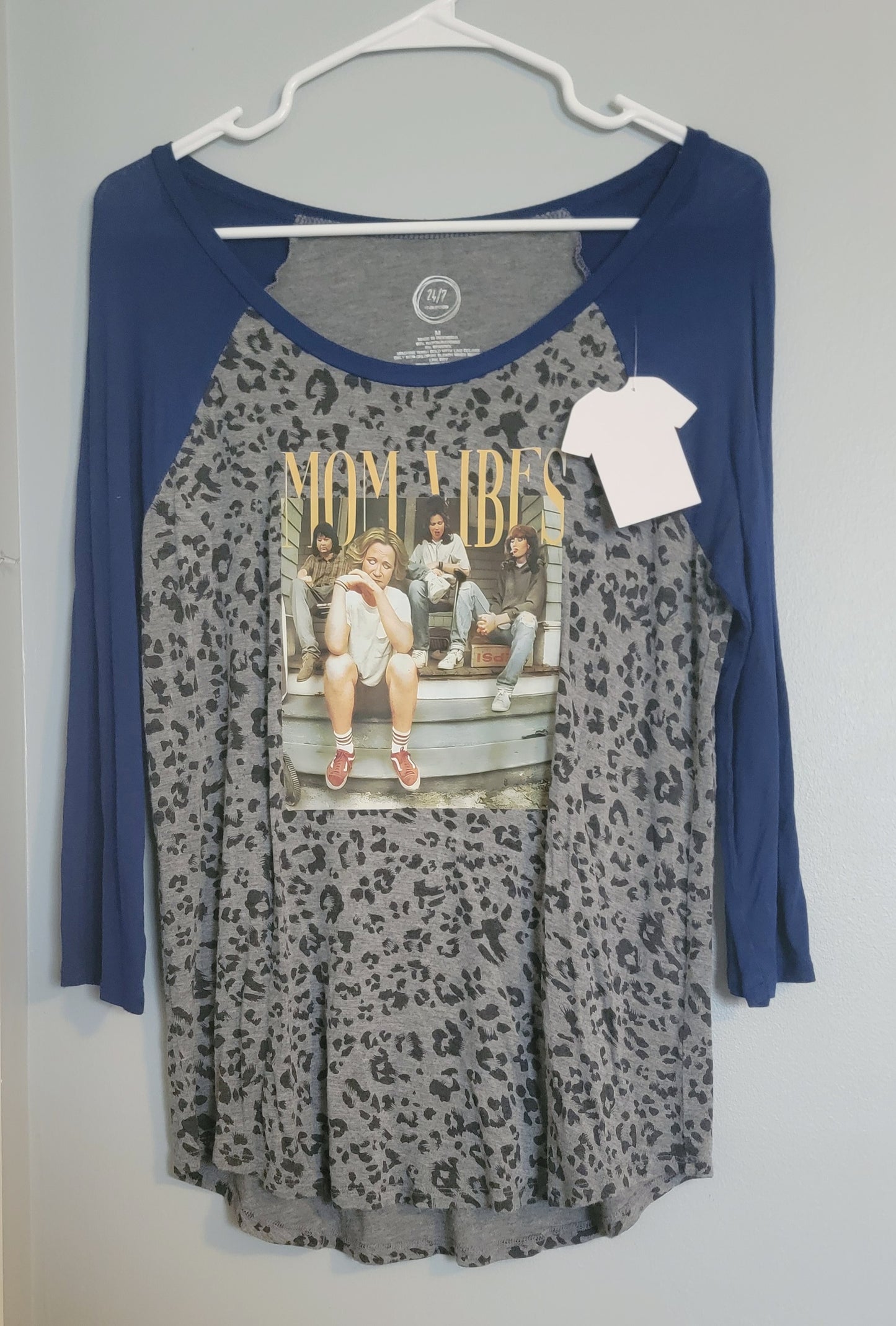 Medium long sleeve shirt